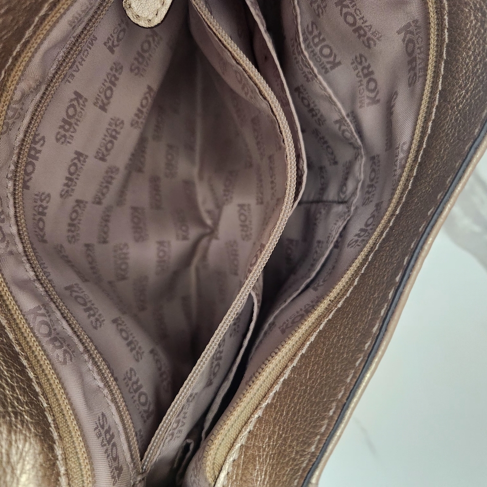 Michael Kors Gold Hobo Bag. Great Preloved Condition. - Picture 9 of 9